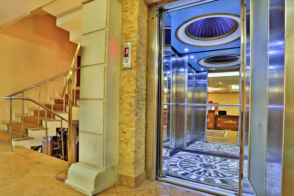The Istanbul Hotel ภายนอก รูปภาพ
