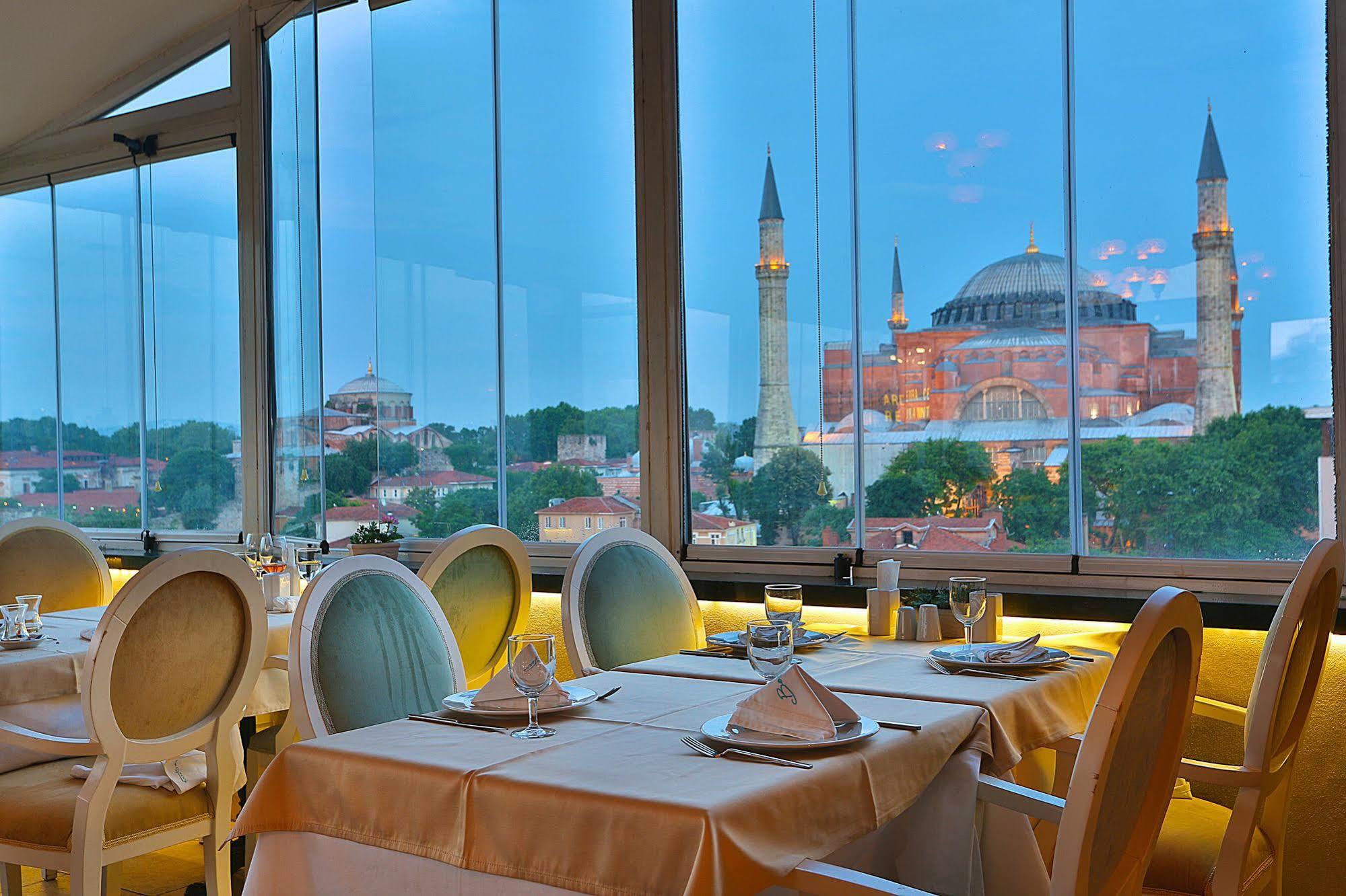 The Istanbul Hotel ภายนอก รูปภาพ